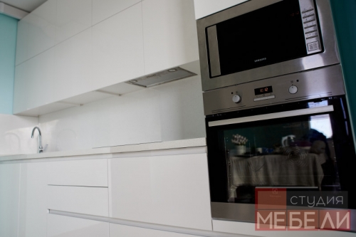 Минималистичная кухня из акрила