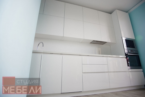 Минималистичная кухня из акрила