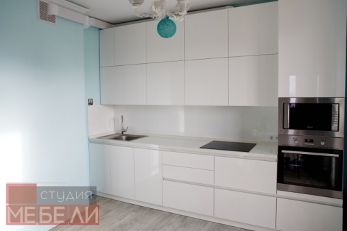 Минималистичная кухня из акрила