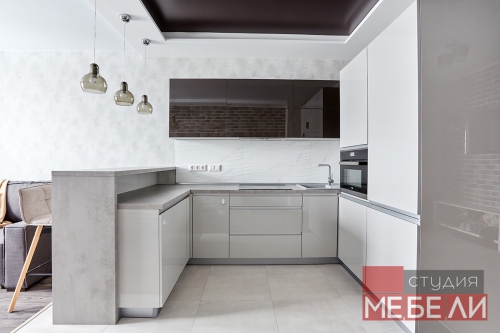 Современная светлая кухня из акрила