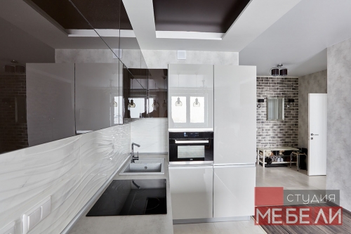 Современная светлая кухня из акрила