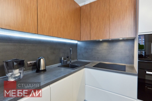 Эргономичная угловая кухня из постформинга