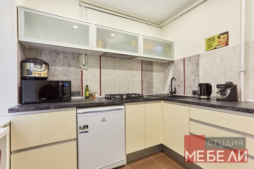 Акриловый гарнитур для компактной кухни