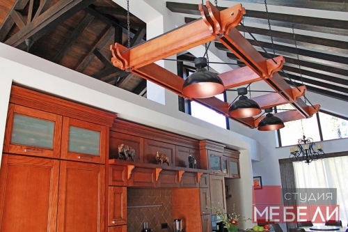 Кухня из массива ясеня в классическом стиле