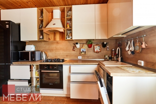 Уютная кухня в деревенском стиле