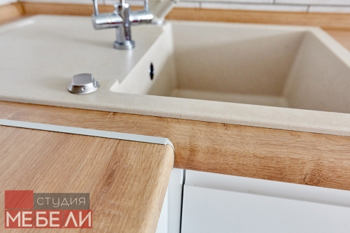 Лаконичная угловая кухня