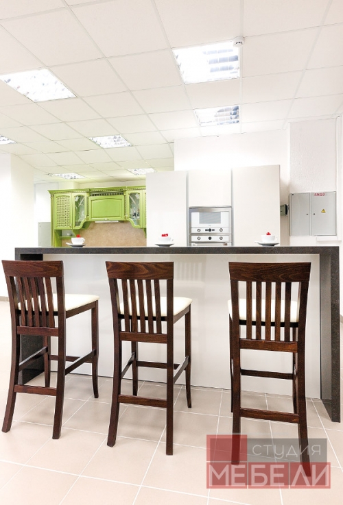 Белая кухня из пластика