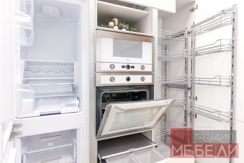 Белая кухня из пластика