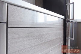 Современная угловая кухня из пластика