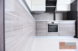 Современная угловая кухня из пластика