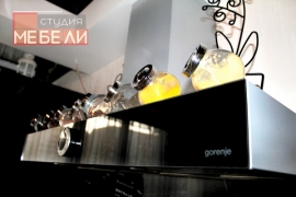 Яркая желтая кухня