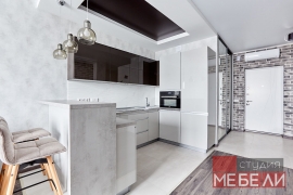 Современная светлая кухня из акрила