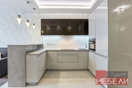 Современная светлая кухня из акрила