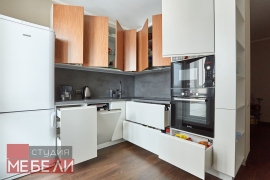 Эргономичная угловая кухня из постформинга