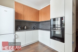 Эргономичная угловая кухня из постформинга