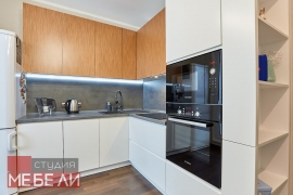 Эргономичная угловая кухня из постформинга