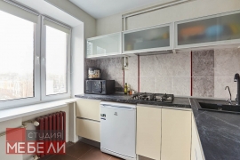 Акриловый гарнитур для компактной кухни