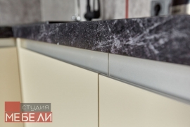 Акриловый гарнитур для компактной кухни