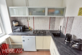 Акриловый гарнитур для компактной кухни