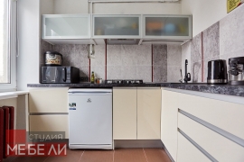 Акриловый гарнитур для компактной кухни