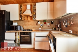 Уютная кухня в деревенском стиле