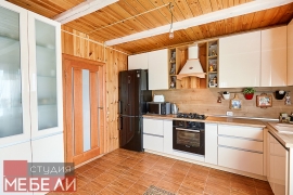 Уютная кухня в деревенском стиле