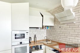 Лаконичная угловая кухня