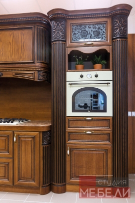 Кухня из массива – проверенная классика