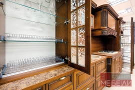 Кухня из массива – проверенная классика