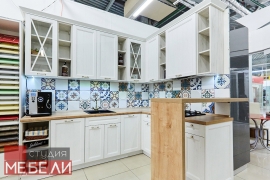 Светлая кухня в средиземноморском стиле