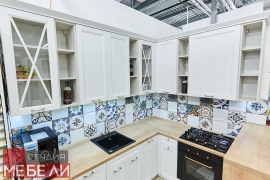 Светлая кухня в средиземноморском стиле